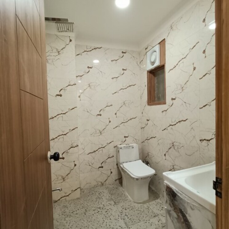 Attached Bathroom, panchsheel vihar 3 Bedroom 110 Sq.Yd. Builder Floor In Panchsheel Vihar Delhi 7933227