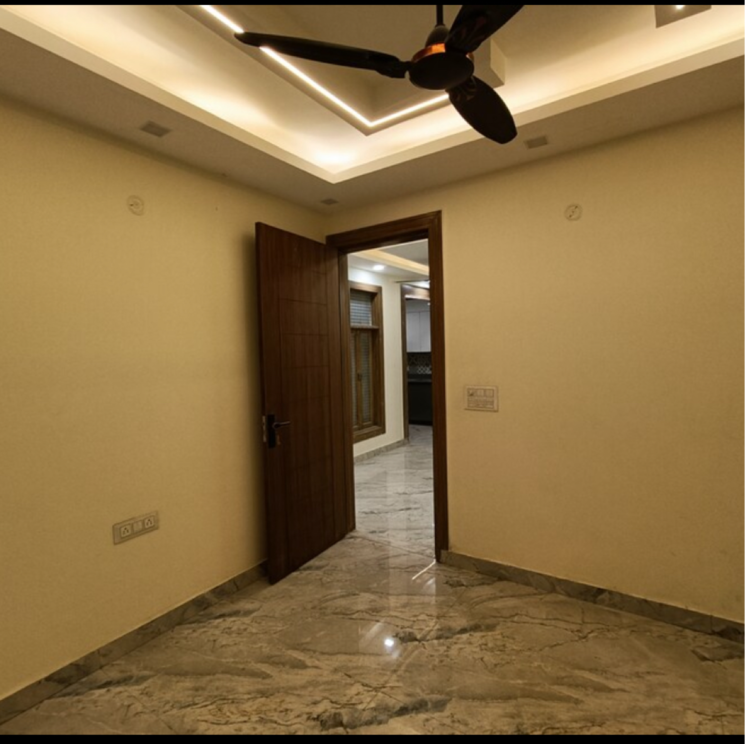 Room, panchsheel vihar 3 Bedroom 110 Sq.Yd. Builder Floor In Panchsheel Vihar Delhi 7933227