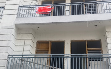 3 BHK Builder Floor For Sale in BPTP District Phase 2, Sector 84