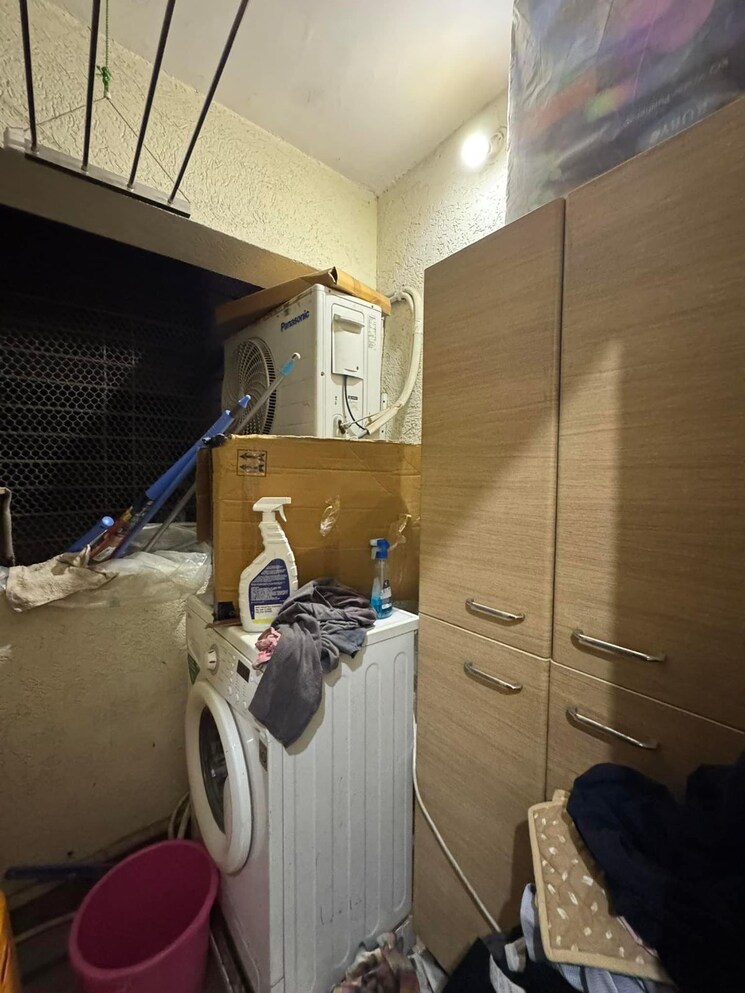 Bathroom, lodha-splendora-river-view 2 Bedroom 680 Sq.Ft. Apartment In Ghodbunder Road Thane 7933280