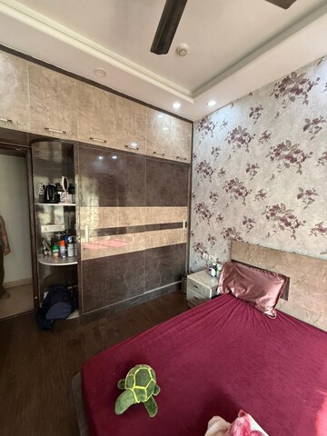Room in 3 BHK Apartment at 3C Lotus Boulevard Espacia, Sector 100 – for Rent