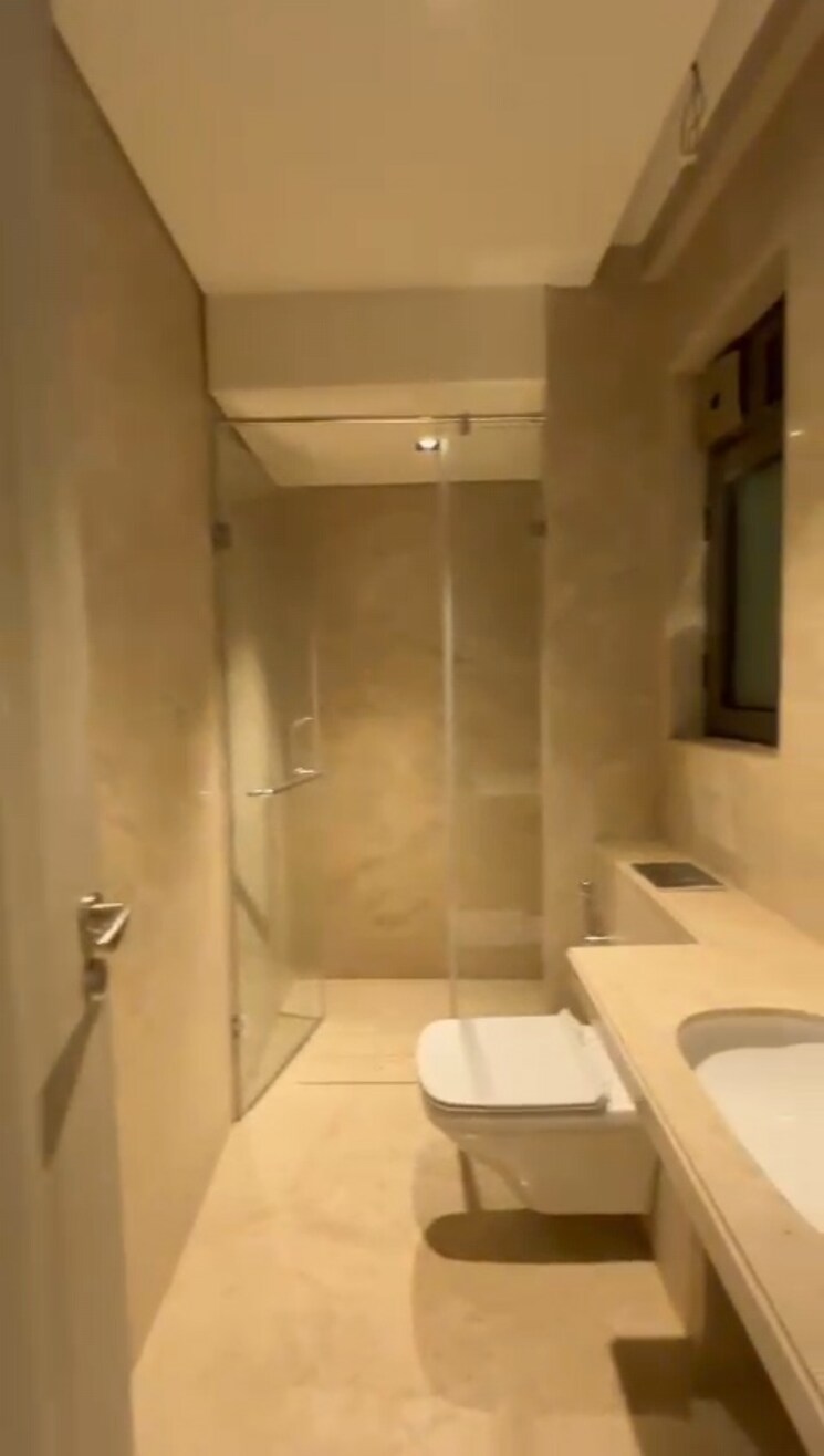 Bathroom, rustomjee-seasons 6 Bedroom 4567 Sq.Ft. Penthouse In Bandra East Mumbai 7933384