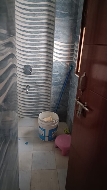Bathroom in 2 BHK Apartment at Amrapali Silicon City, Sector 76 – for Rent
