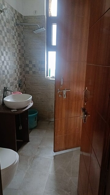 Bathroom in 3 BHK Apartment at Amrapali Silicon City, Sector 76 – for Rent