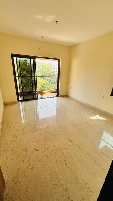 Room in 2 BHK Apartment at K Raheja Ascencio, Chandivali – for Rent