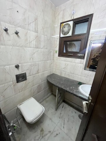 Bathroom in 3 BHK Apartment at Paschim Vihar – for Rent