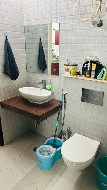 Attached Bathroom in 1 BHK Builder Floor at Sector 40 – for Rent