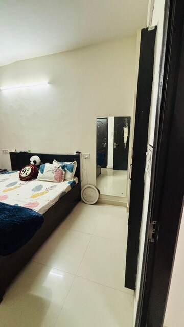 Bedroom in 1 BHK Builder Floor at Sector 40 – for Rent