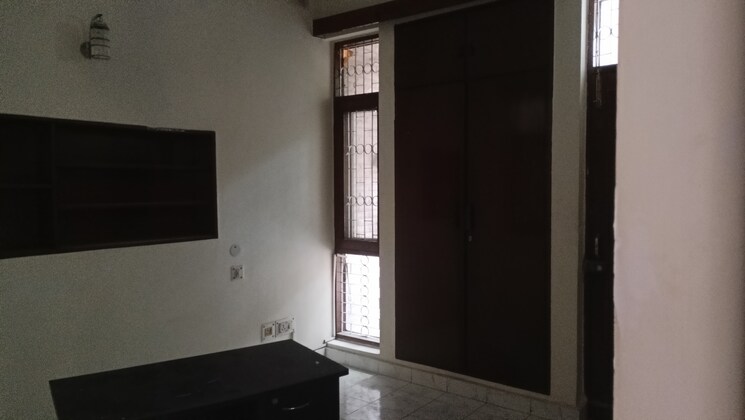 Room, greater kailash ii 3 Bedroom 250 Sq.Yd. Builder Floor In Greater Kailash ii Delhi 7933520