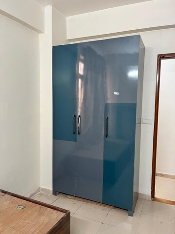 Furnished Amenities in 1.5 BHK Apartment at Auric City Homes, Sector 82 – for Rent