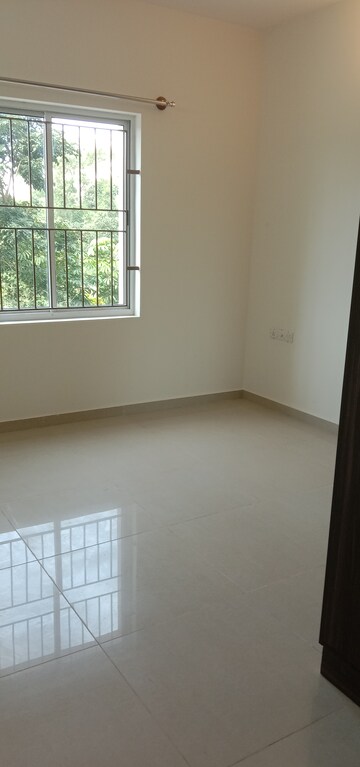 Room in 2 BHK Apartment at Godrej Royale Woods, Devanahalli – for Rent