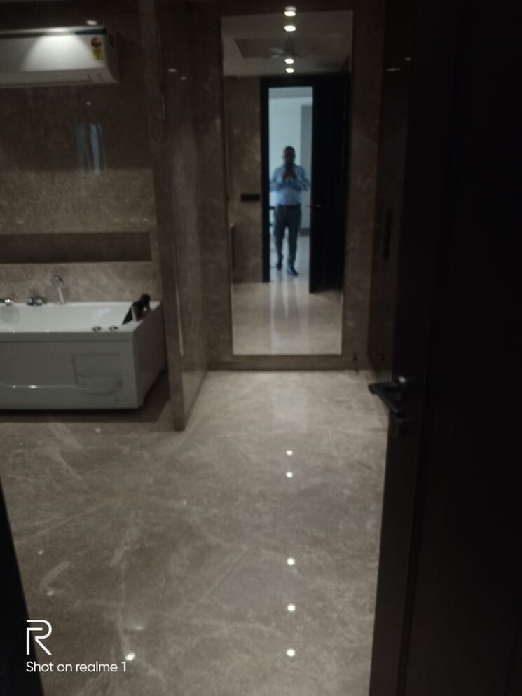 Room, greater kailash ii 3 Bedroom 250 Sq.Yd. Builder Floor In Greater Kailash ii Delhi 7933716