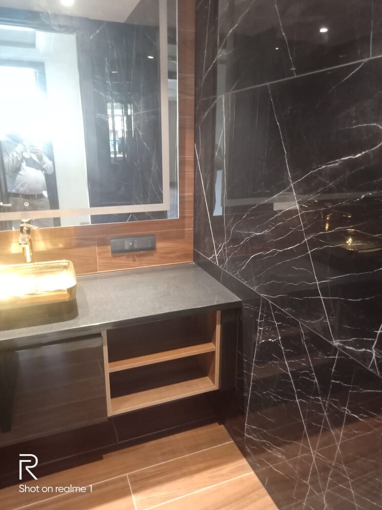 Attached Bathroom, greater kailash ii 3 Bedroom 250 Sq.Yd. Builder Floor In Greater Kailash ii Delhi 7933716