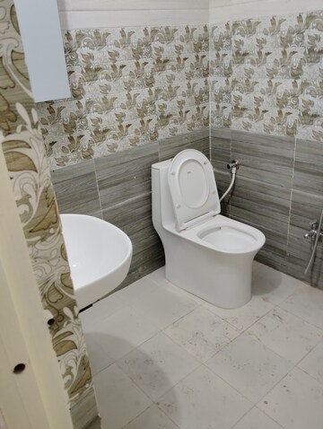Attached Bathroom in 2 BHK Apartment at Vikas Nagar – for Rent