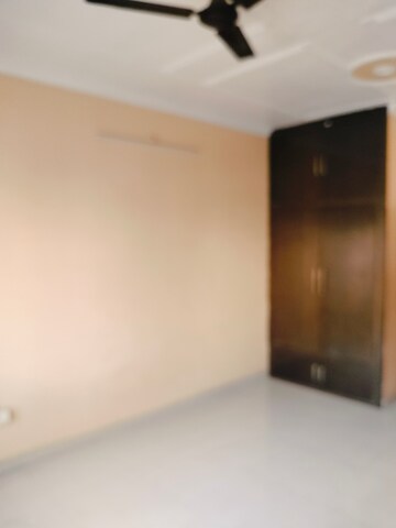 Room in 1 RK Builder Floor at Gomti Nagar – for Rent