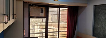 Room in 4 BHK Apartment at Bhumiraj Hermitage, Sanpada – for Sale