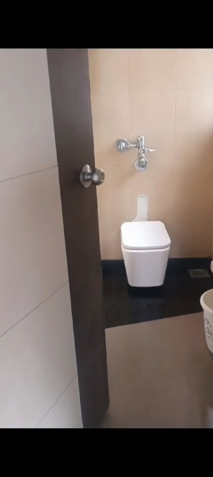 Bathroom, goregaon west 2 Bedroom 700 Sq.Ft. Apartment In Goregaon West Mumbai 7934071