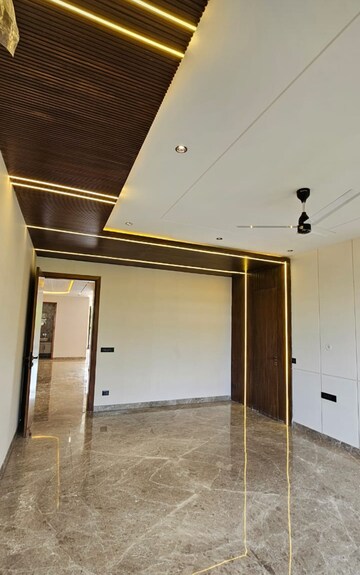 Master Bedroom in 4 BHK Builder Floor at Sushant Lok 2, Sector 57 – for Sale