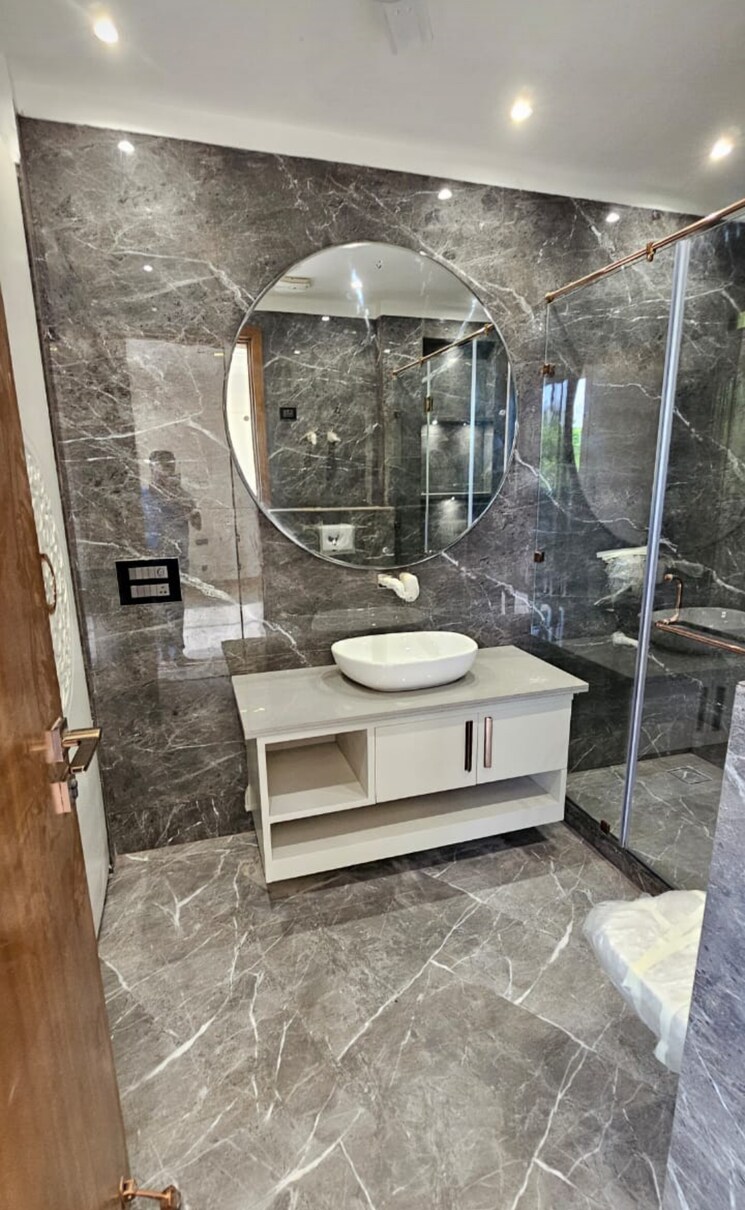 Bathroom, sushant-lok-2 4 Bedroom 502 Sq.Yd. Builder Floor In Sector 57 Gurgaon 7934179