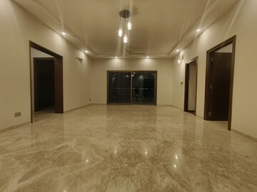 Room in 3 BHK Apartment at Banjara Hills – for Rent