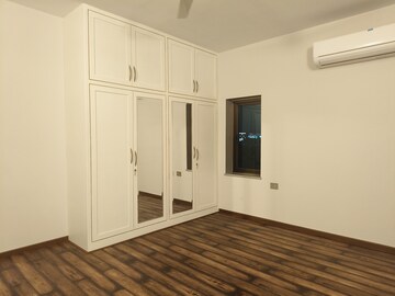 Room in 3 BHK Apartment at Banjara Hills – for Rent
