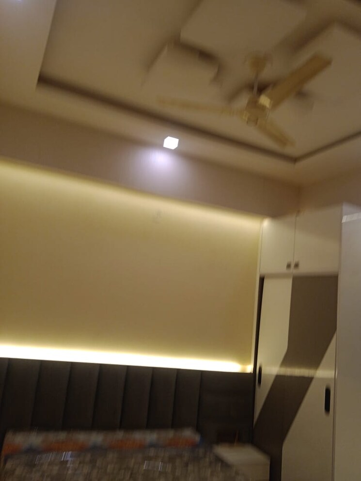 undefined, sector 30 5 Bedroom 300 Sq.Mt. Independent House In Sector 30 Noida 7934326