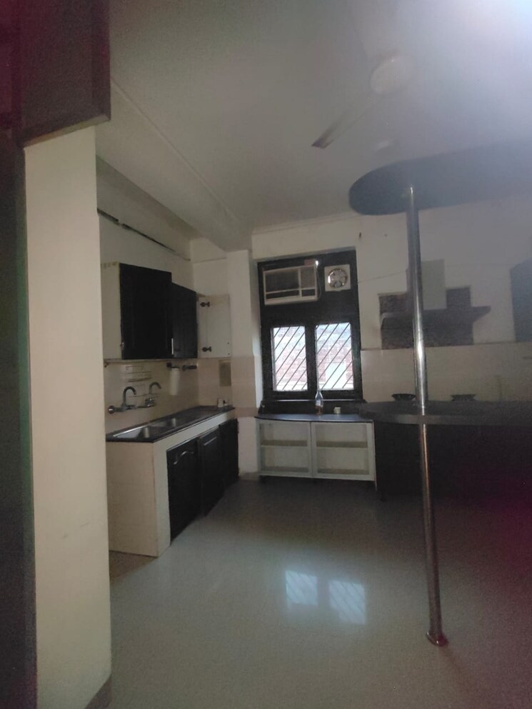 Kitchen, sector 36 6+ Bedroom 300 Sq.Mt. Independent House In Sector 36 Noida 7934448