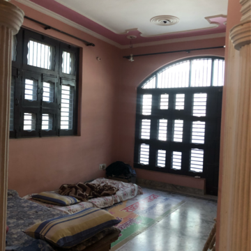 Room in 3.5 BHK Villa at Sector 23 – for Rent
