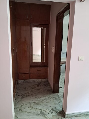 Building Lobby in 3 BHK Builder Floor at Sector 40 – for Rent