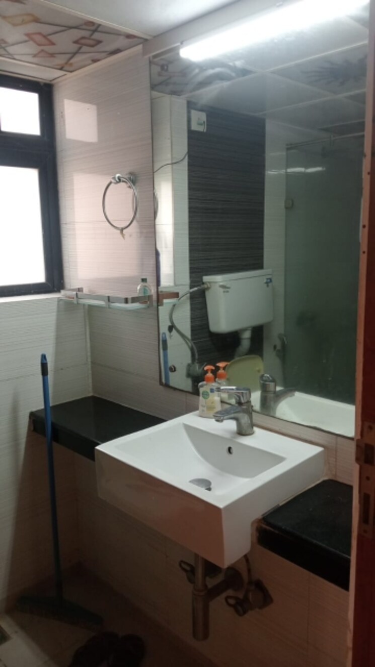 Master Bedroom, lokhandwala-sapphire-heights 2.5 Bedroom 1250 Sq.Ft. Apartment In Kandivali East Mumbai 7934490