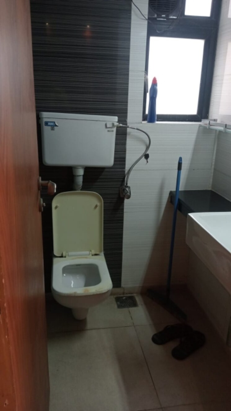 Master Bedroom, lokhandwala-sapphire-heights 2.5 Bedroom 1250 Sq.Ft. Apartment In Kandivali East Mumbai 7934490