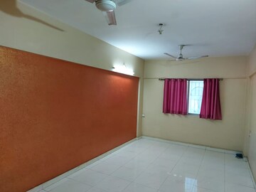 Room in 2 BHK Apartment at Shanti Residency, Hadapsar – for Rent