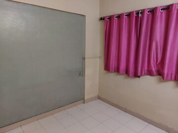 Room in 2 BHK Apartment at Shanti Residency, Hadapsar – for Rent