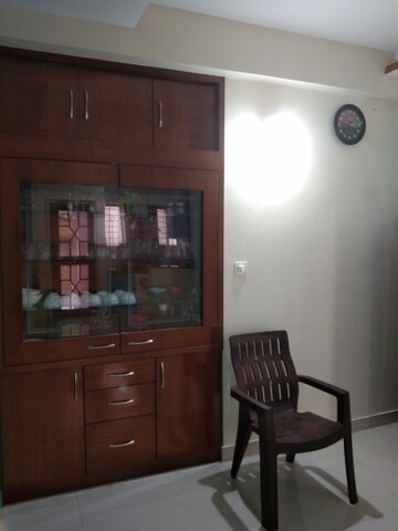 Living Room in 2 BHK Apartment at Alkapuri – for Rent