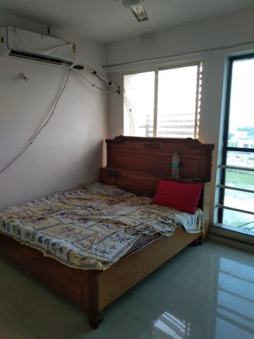 Bedroom in 2 BHK Apartment at Alkapuri – for Rent