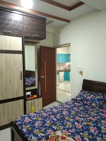Bedroom in 2 BHK Apartment at Alkapuri – for Rent