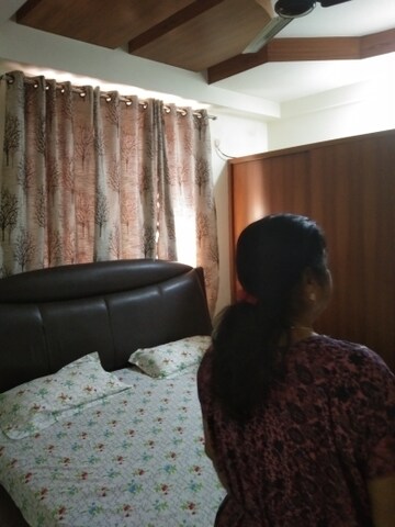 Master Bedroom in 2 BHK Apartment at Alkapuri – for Rent