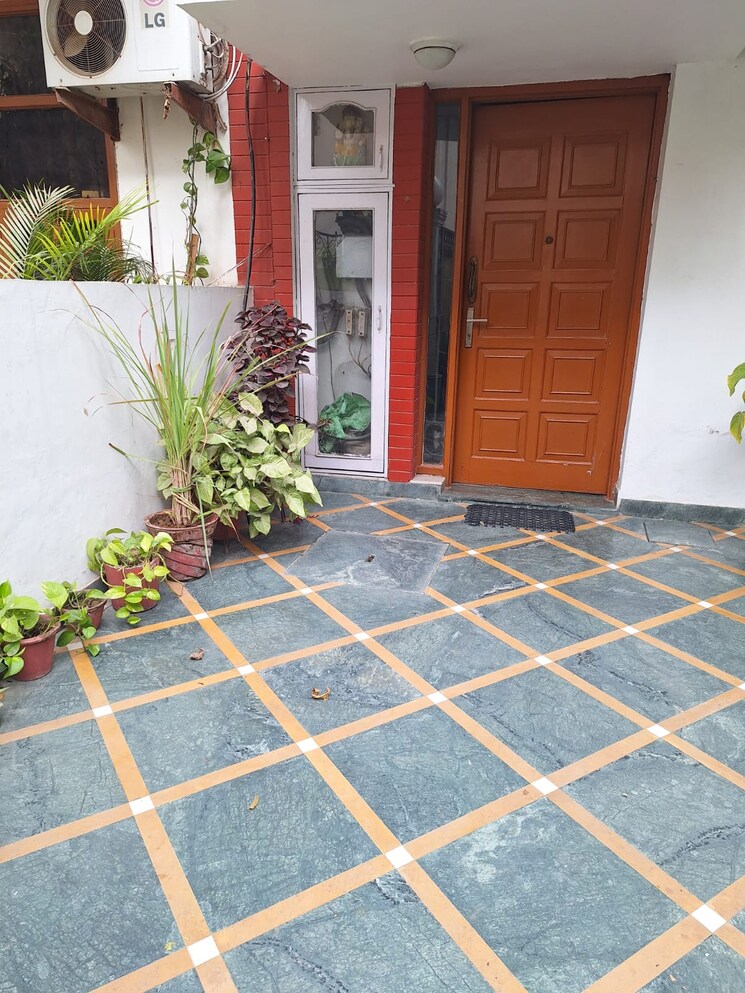 Balcony, palam-vihar-residents-association 4 Bedroom 2000 Sq.Ft. Independent House In Palam Vihar Gurgaon 7934485