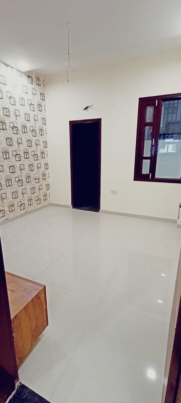 Room in 3 BHK Apartment at Skylar Homes, Patiala Road – for Rent