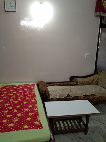 Bedroom in 2 BHK Apartment at Alkapuri – for Rent