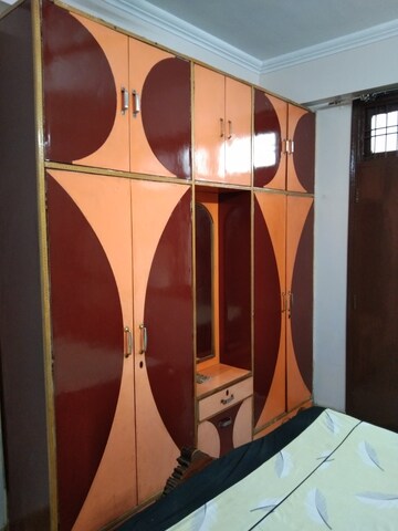 Furnished Amenities in 2 BHK Apartment at Alkapuri – for Rent