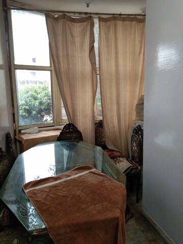 Master Bedroom in 2 BHK Apartment at Alkapuri – for Rent