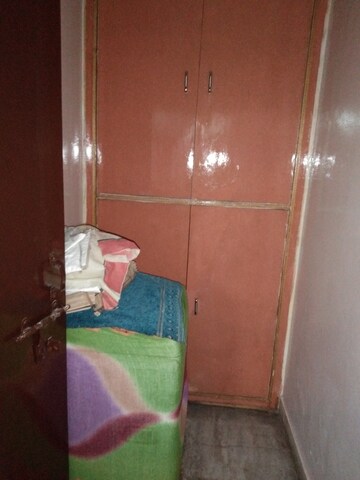 Master Bedroom in 2 BHK Apartment at Alkapuri – for Rent