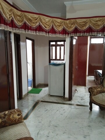 Master Bedroom in 2 BHK Apartment at Alkapuri – for Rent