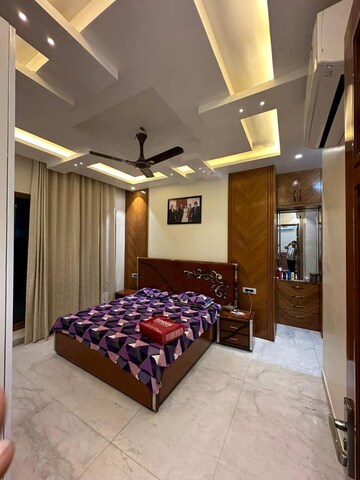 Master Bedroom in 3.5 BHK Apartment at Trishla City, Patiala Road – for Rent
