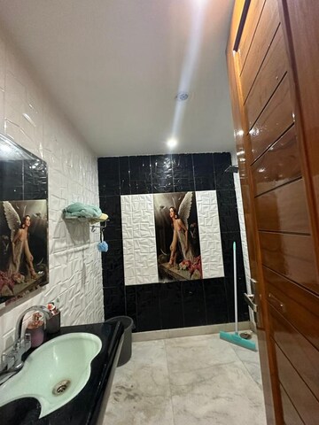Master Bedroom in 3.5 BHK Apartment at Trishla City, Patiala Road – for Rent