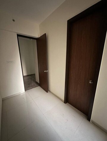 Room in 3 BHK Apartment at Thane West – for Rent