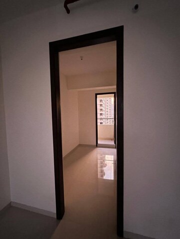 Room in 3 BHK Apartment at Thane West – for Rent