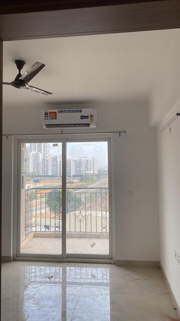 Room in 3 BHK Apartment at ATS Marigold, Sector 89a – for Rent
