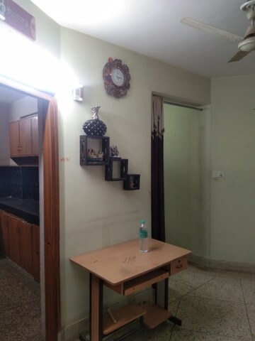 Living Room in 2 BHK Apartment at Alkapuri – for Rent
